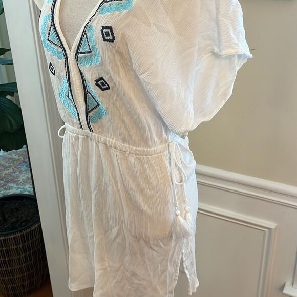 Kona Sol White and Blue Embroidered Coverup - Picture 3 of 8